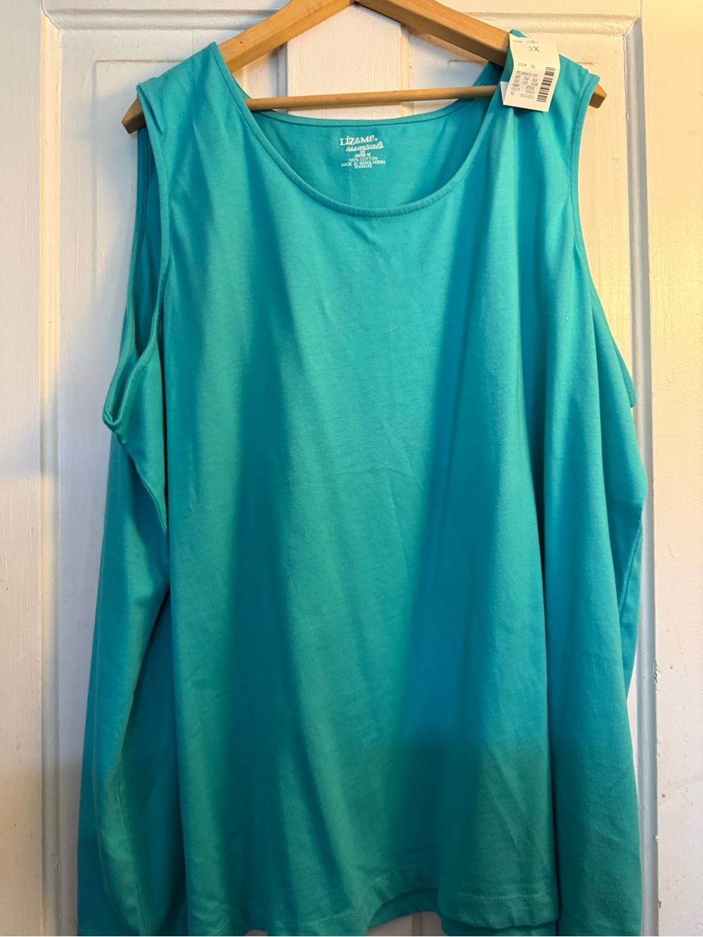 Liz & Me Teal tank top